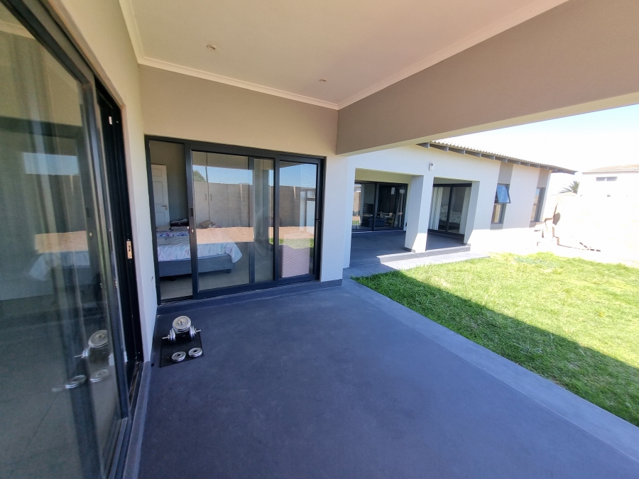 3 Bedroom Property for Sale in Country Club Western Cape